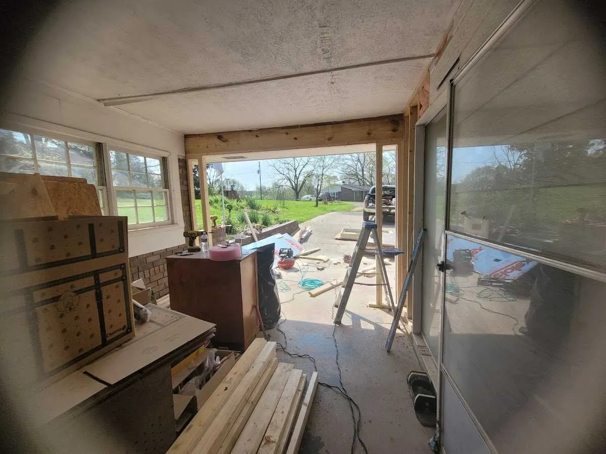 Air movers and dehumidifier for Water Mitigation Services in Plant City